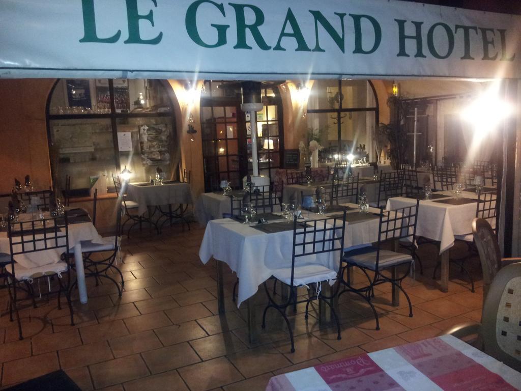 Le Grand Hotel Aups Eksteriør billede