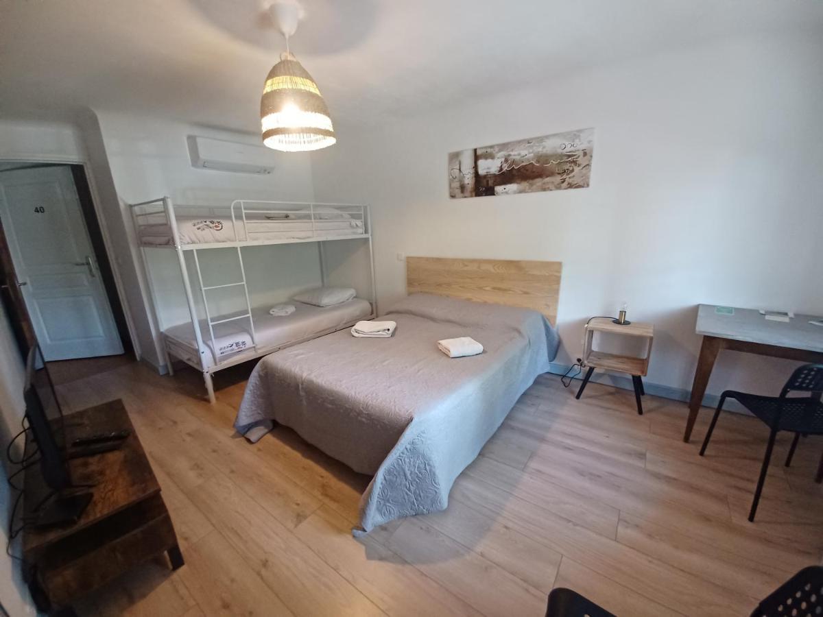 Le Grand Hotel Aups Eksteriør billede